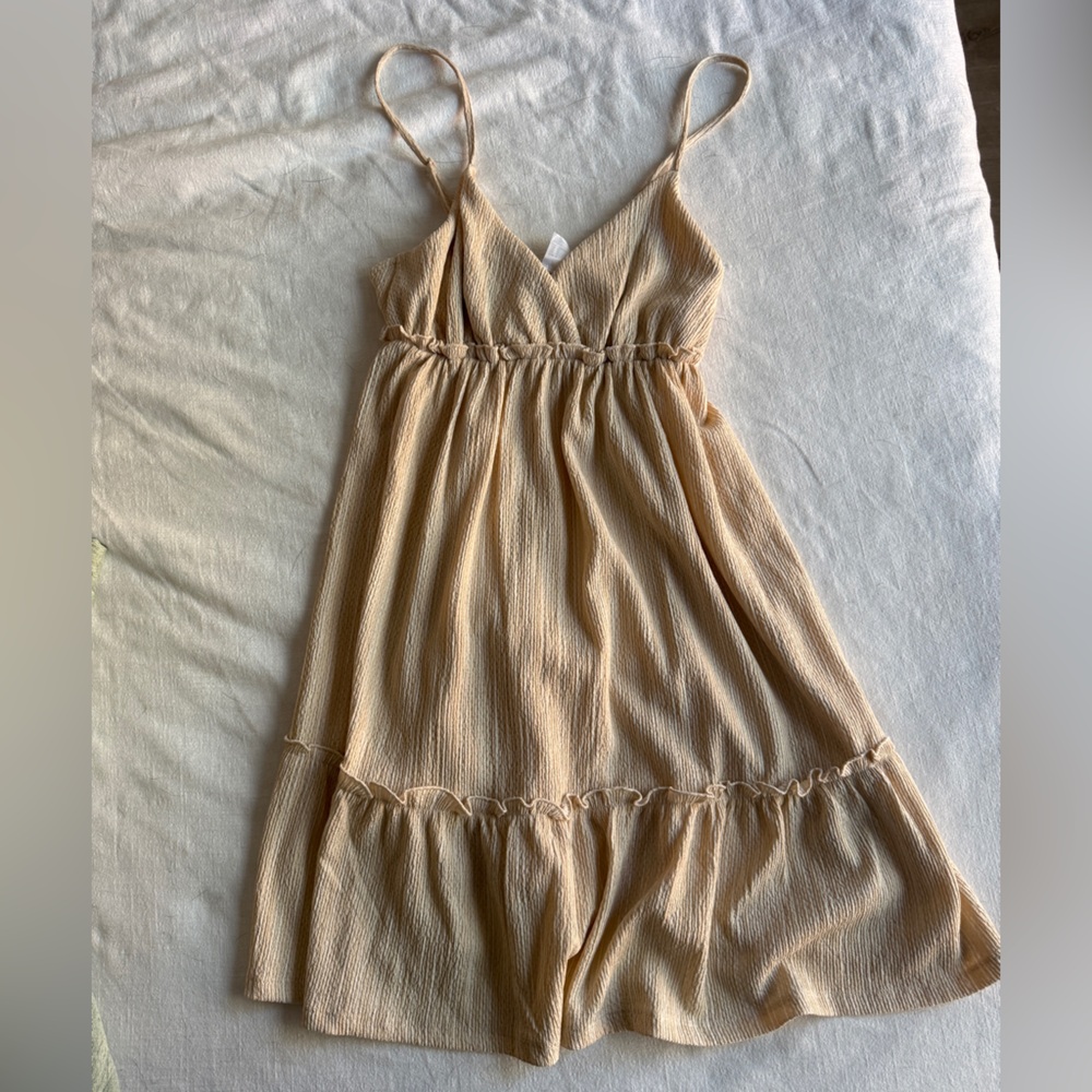Divided Light Beige Textured Top